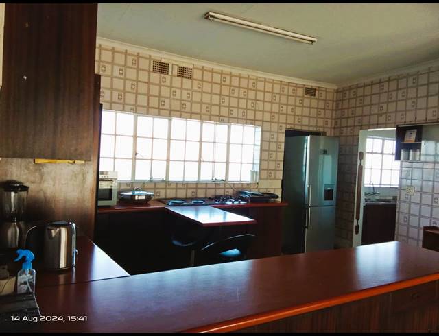 4 BEDROOM HOUSE FOR SALE IN JAMESON PARK
